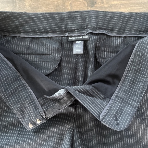 Fashion Bug Grey Stripe Pant, size 18WP - Picture 6 of 10